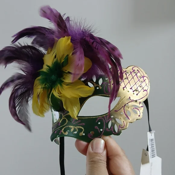MARDI GRAS Feather Embellished Handpainted Masquerade Mask - Picture 3 of 14